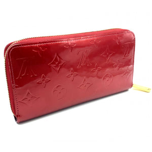 Louis Vuitton Red Ostrich Zippy Wallet. Pristine Condition. 7.5, Lot  #58272